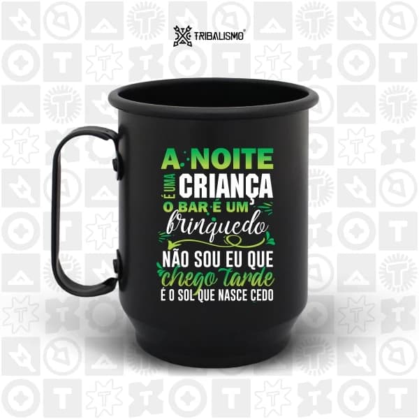 A noite é uma criança, o bar é um brinquedo, não sou eu que chego tarde, é o sol que nasce cedo